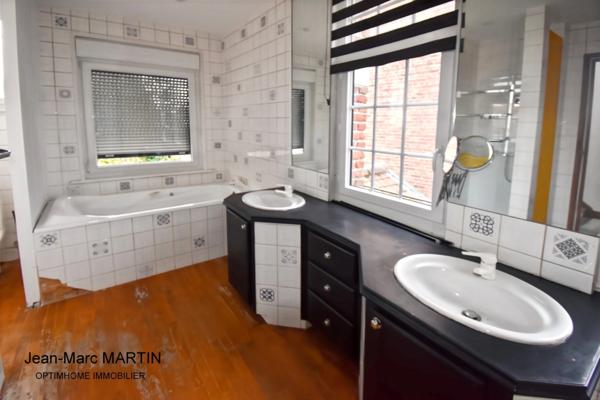 Maison à vendre à La Gorgue – Propriété bourgeoise familiale avec piscine couverte, pool house aménagé et environ 3 000 m² de terrain