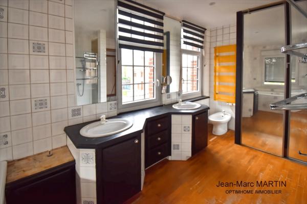 Maison à vendre à La Gorgue – Propriété bourgeoise familiale avec piscine couverte, pool house aménagé et environ 3 000 m² de terrain