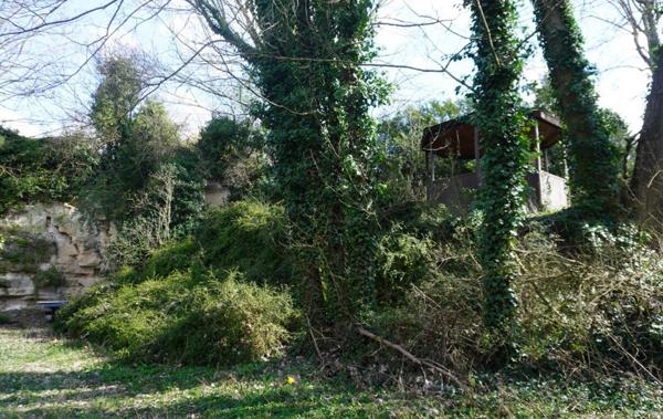 Terrain verdoyant de 763 m²