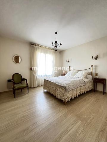 Maison à BEAUMONT-SUR-SARTHE, 72170 - 6 pièces 170m²