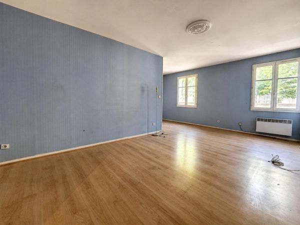 2 pièces à rénover, 1er étage, petite copropriété