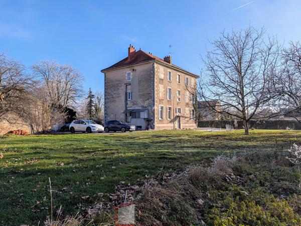 Maison 9 pièce(s) 7 chambre(s) 315 m²