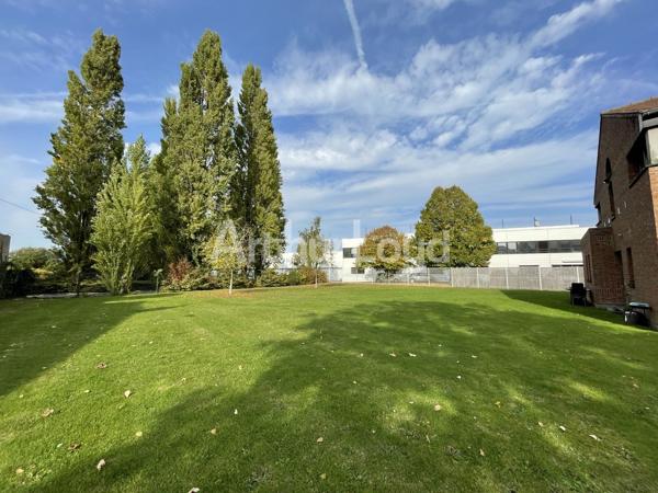 Bureaux à louer à Mouvaux - Espaces lumineux, fonctionnels et prêts à l'emploi