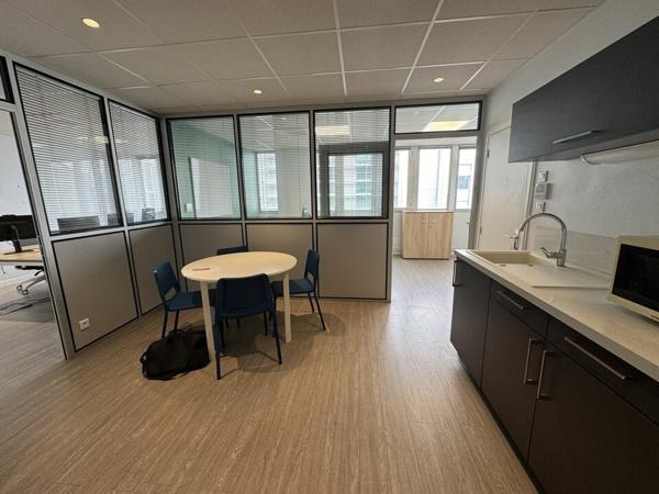 TOURS GARE BUREAUX EQUIPÉS A ACHETER OU A LOUER 63 M² 2PKGS