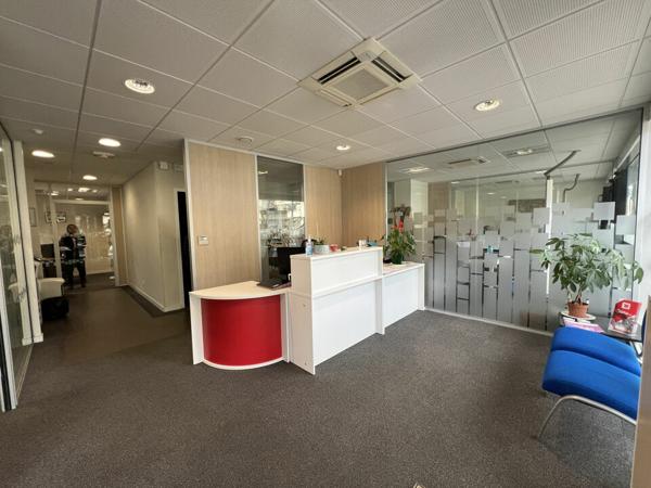 TOURS CENTRE GARE BUREAUX A VENDRE 173 M² AVEC 6 PARKINGS PRIVATIFS