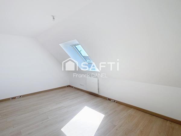 Maison de 96?m² comprenant 4 pièces principales, dont 3 chambres ainsi qu’un garage