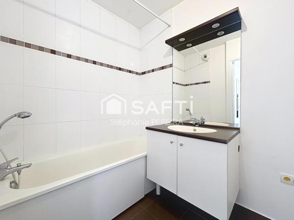 Proche du RER A de Bry, balcon avec belle exposition