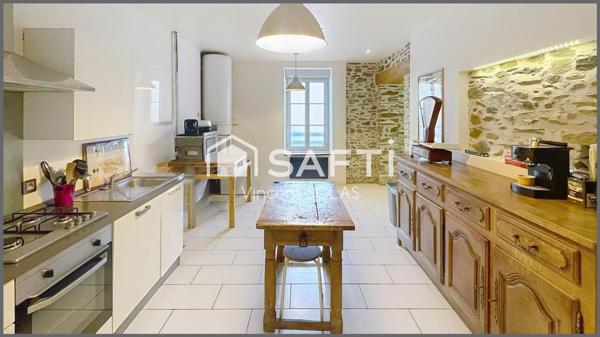 EXCLUSIVITE ! Maison 3Ch aux Charmes de l'Ancien + Dépendances en Pierre à Restaurer sur 969m² Divisible !