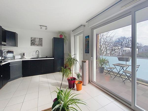 Appartement T3 de 67 m², avec terrasse et stationnement couvert