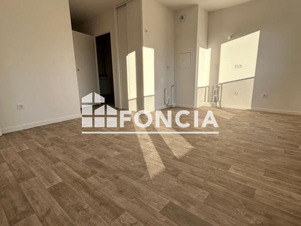 Location Appartement 2 pièces 39.83 m² - 8-12 rue Docteur Rampont Villiers Le Bel 95400