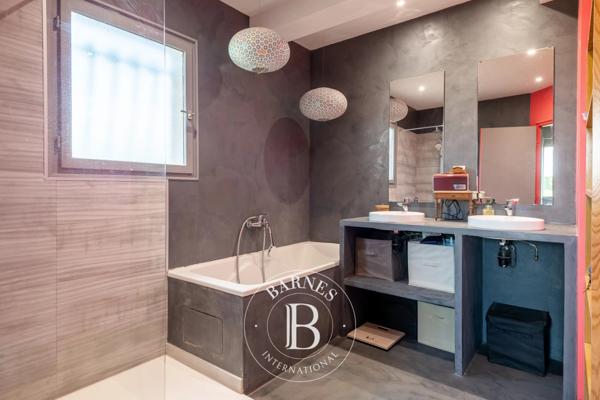 La Tour-de-Salvagny, Maison 4 Chambres -  175 m² à vendre