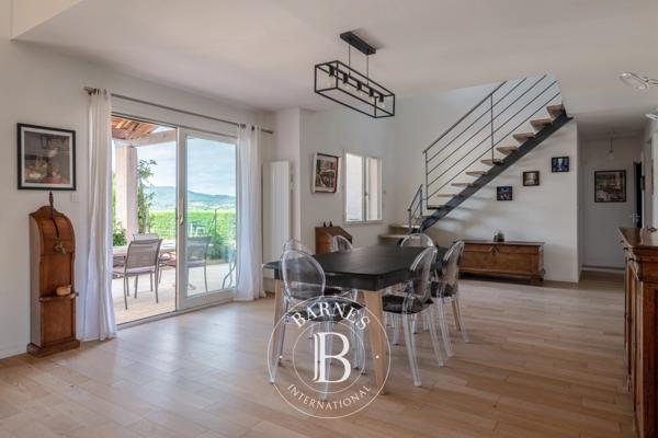 La Tour-de-Salvagny, Maison 4 Chambres -  175 m² à vendre