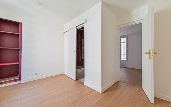 Appartement à vendre    2 pièces • 24 m2 Clichy