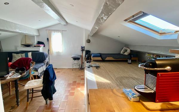 Appartement à vendre    2 pièces • 26,04 m2 Bandol