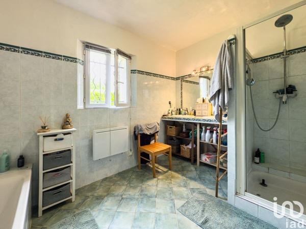 Maison 5 pièces de 134 m² à Le Thor (84250)