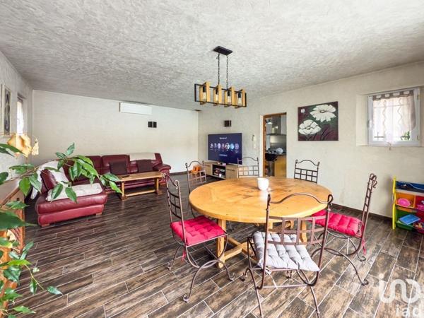 Maison 5 pièces de 134 m² à Le Thor (84250)