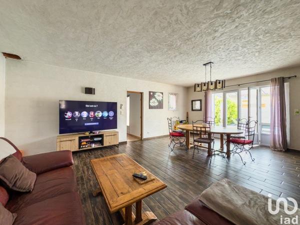 Maison 5 pièces de 134 m² à Le Thor (84250)