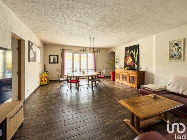 Maison 5 pièces de 134 m² à Le Thor (84250)