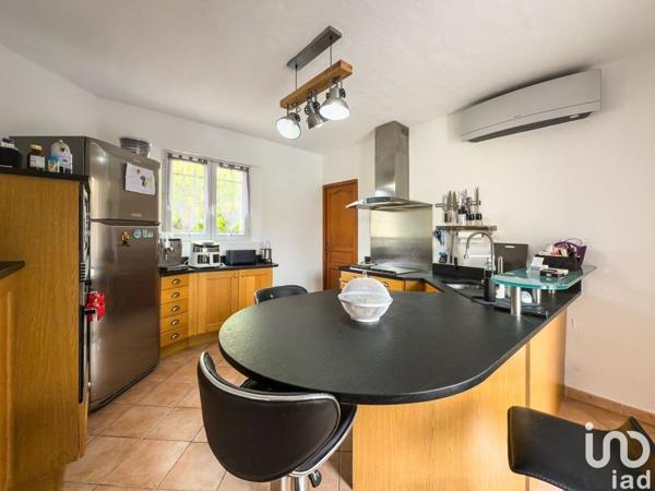 Maison 5 pièces de 134 m² à Le Thor (84250)