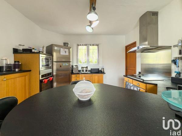 Maison 5 pièces de 134 m² à Le Thor (84250)