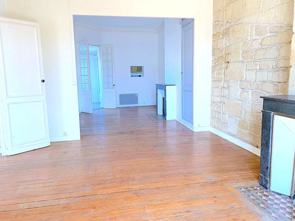 A LOUER APPARTEMENT DE TYPE 3 AVEC BALCON - BORDEAUX QUARTIER CHARTRON - PLACE PICARD , Bordeaux