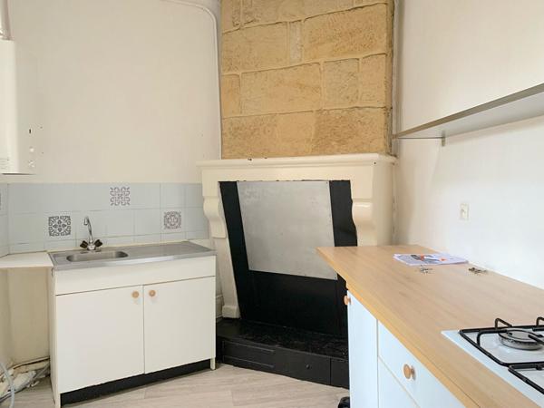 A LOUER APPARTEMENT DE TYPE 3 AVEC BALCON - BORDEAUX QUARTIER CHARTRON - PLACE PICARD , Bordeaux