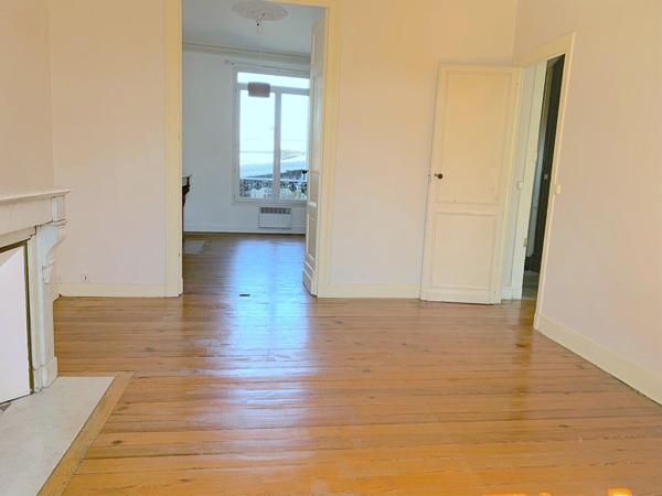 A LOUER APPARTEMENT DE TYPE 3 AVEC BALCON - BORDEAUX QUARTIER CHARTRON - PLACE PICARD , Bordeaux