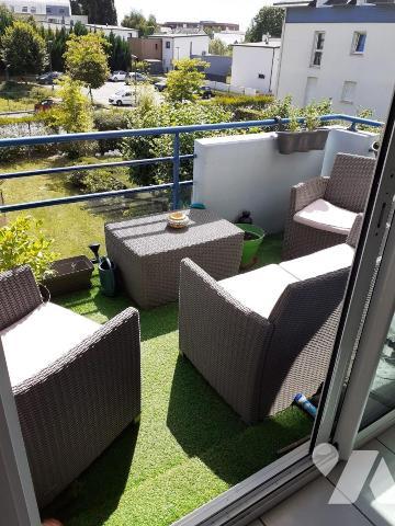 VANNES - APPARTEMENT DEUX CHAMBRES - GARAGE ET CAVE