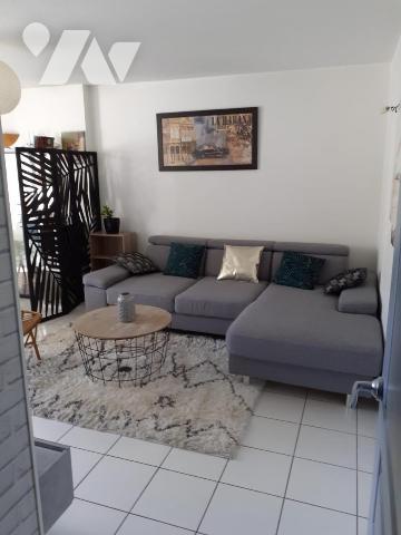 VANNES - APPARTEMENT DEUX CHAMBRES - GARAGE ET CAVE