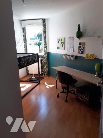 VANNES - APPARTEMENT DEUX CHAMBRES - GARAGE ET CAVE