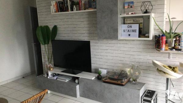 VANNES - APPARTEMENT DEUX CHAMBRES - GARAGE ET CAVE