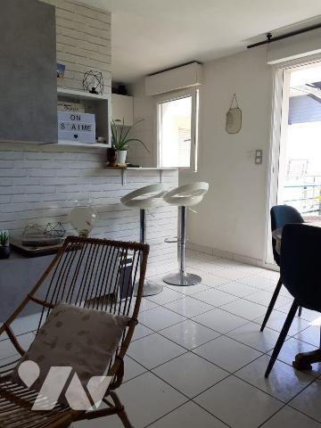 VANNES - APPARTEMENT DEUX CHAMBRES - GARAGE ET CAVE