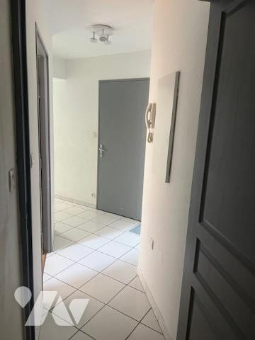 VANNES - APPARTEMENT DEUX CHAMBRES - GARAGE ET CAVE