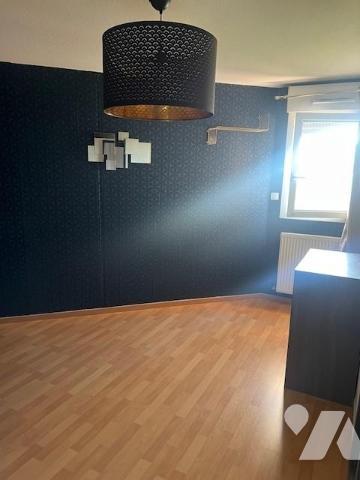 VANNES - APPARTEMENT DEUX CHAMBRES - GARAGE ET CAVE