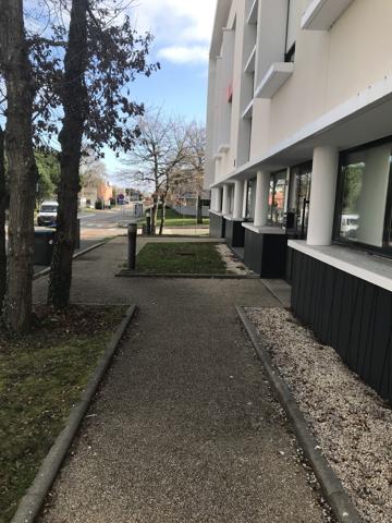 A VENDRE - A LOUER - BUREAUX - 440 M2 -ST NAZAIRE - OUEST - UNIVERSITE