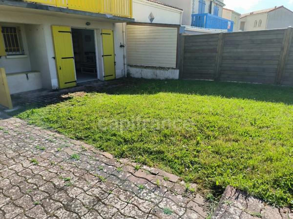 Appartement à vendre 1 pièces avec 35m² environ d'extérieur et parking sécurisé MESCHERS SUR GIRONDE (17)