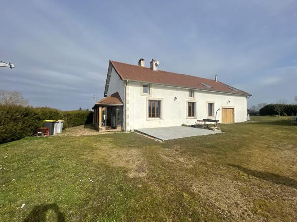 Maison à vendre |  Saint-Georges-de-Poisieux |  8 pièces | 295 m²