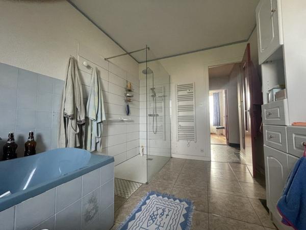 Maison à vendre |  Saint-Georges-de-Poisieux |  8 pièces | 295 m²