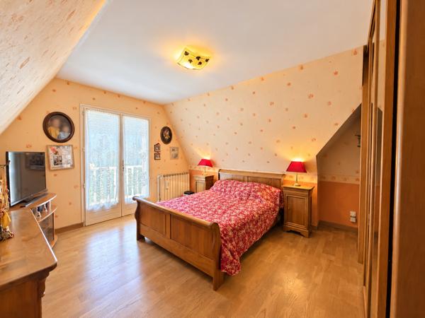 Maison
         7 pièces
        - 180 m² Bien prestige 535 000 €*
