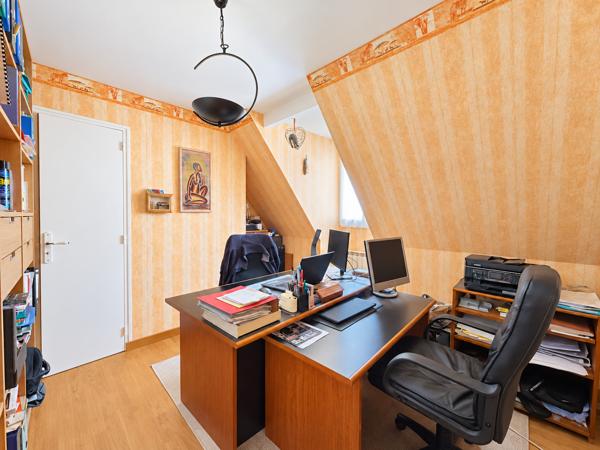 Maison
         7 pièces
        - 180 m² Bien prestige 535 000 €*