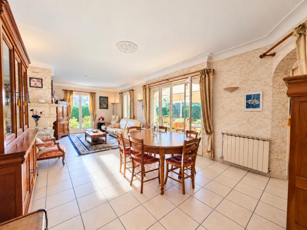 Maison
         7 pièces
        - 180 m² Bien prestige 535 000 €*