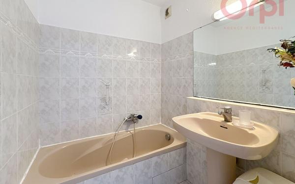 Appartement à vendre    2 pièces • 31,28 m2 Fréjus