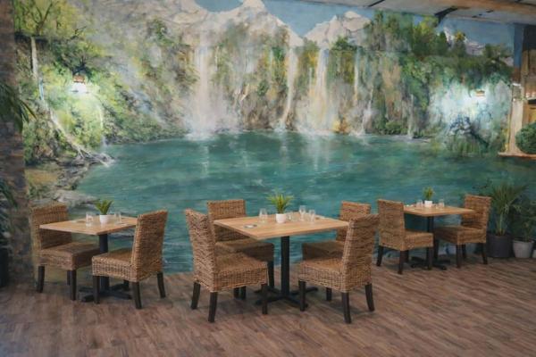 SAINT MARTIN DE LA PLACE - MURS COMMERCIAUX LIBRES 272 m2