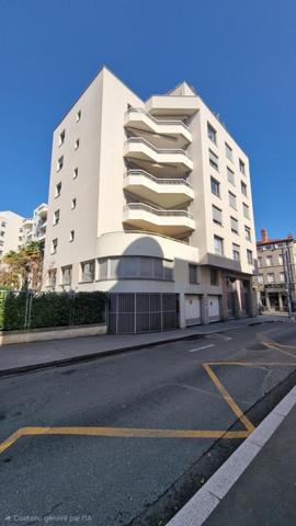 Local professionnel 70m2 -3 bureaux- cabinet médical/ libéral -Garage- Brotteaux