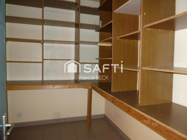 LOCAL PROFESSIONNEL DE 220 M2 AVEC ESPACE BOUTIQUE