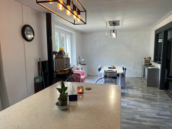 Maison familiale avec 5 chambres sur la commune de Leuhan