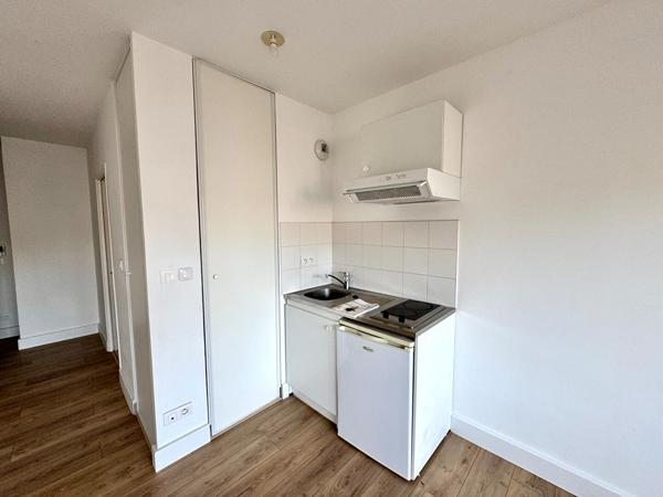 Appartement - Type 1 - 27m2 - St Eloi / Rompsay 149 000 € **  - Référence  JH756ED1