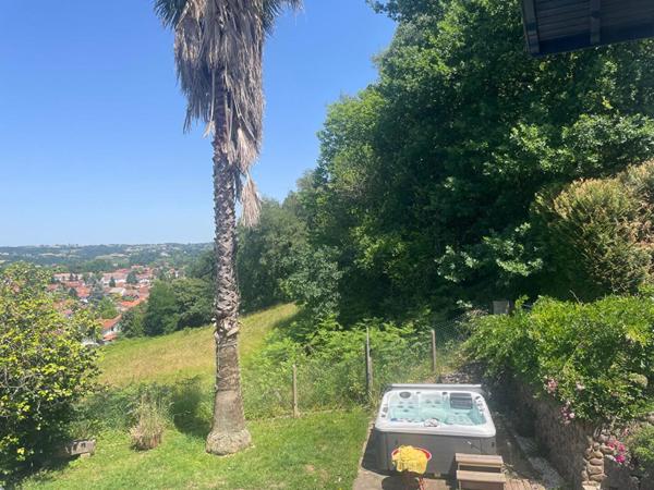 CAMBO LES BAINS, Propriété familiale