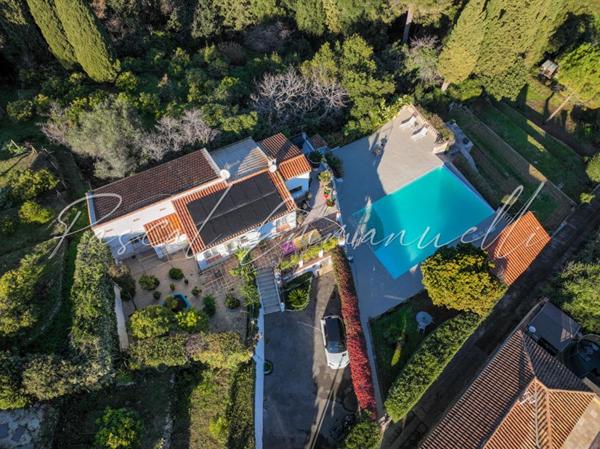 Maison Antibes 6 pièce(s) 170 m2 sur 1600m2 de terrain Les Brusquets