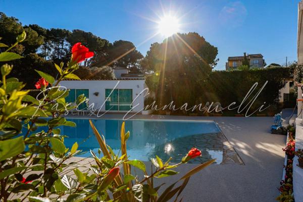 Maison Antibes 6 pièce(s) 170 m2 sur 1600m2 de terrain Les Brusquets